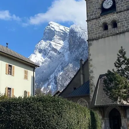 Rez-de-chaussee, Cosy T3 4 A 6 Pers Avec Piscines Interieure & Exterieure A En Haute-savoie *