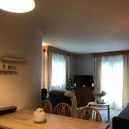 דירה Rez-de-chaussee, Cosy T3 4 A 6 Pers Avec Piscines Interieure & Exterieure A En Haute-savoie *