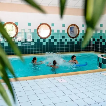 דירה Rez-de-chaussee, Cosy T3 4 A 6 Pers Avec Piscines Interieure & Exterieure A En Haute-savoie *